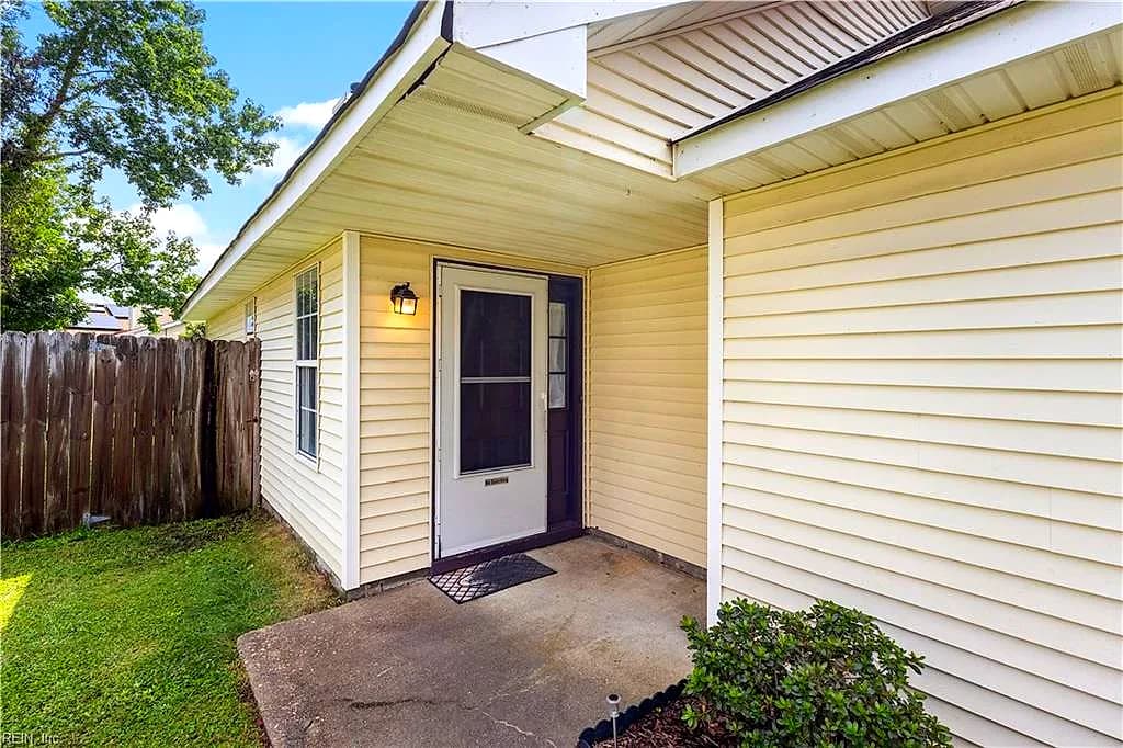 1952 Gravenhurst DR, VIRGINIA BEACH VA 23464 - Photo 5
