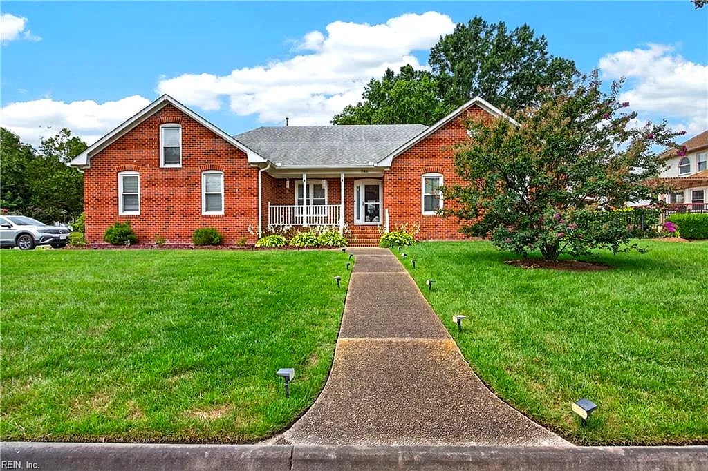 746 Yorkshire TRL, CHESAPEAKE VA 23322