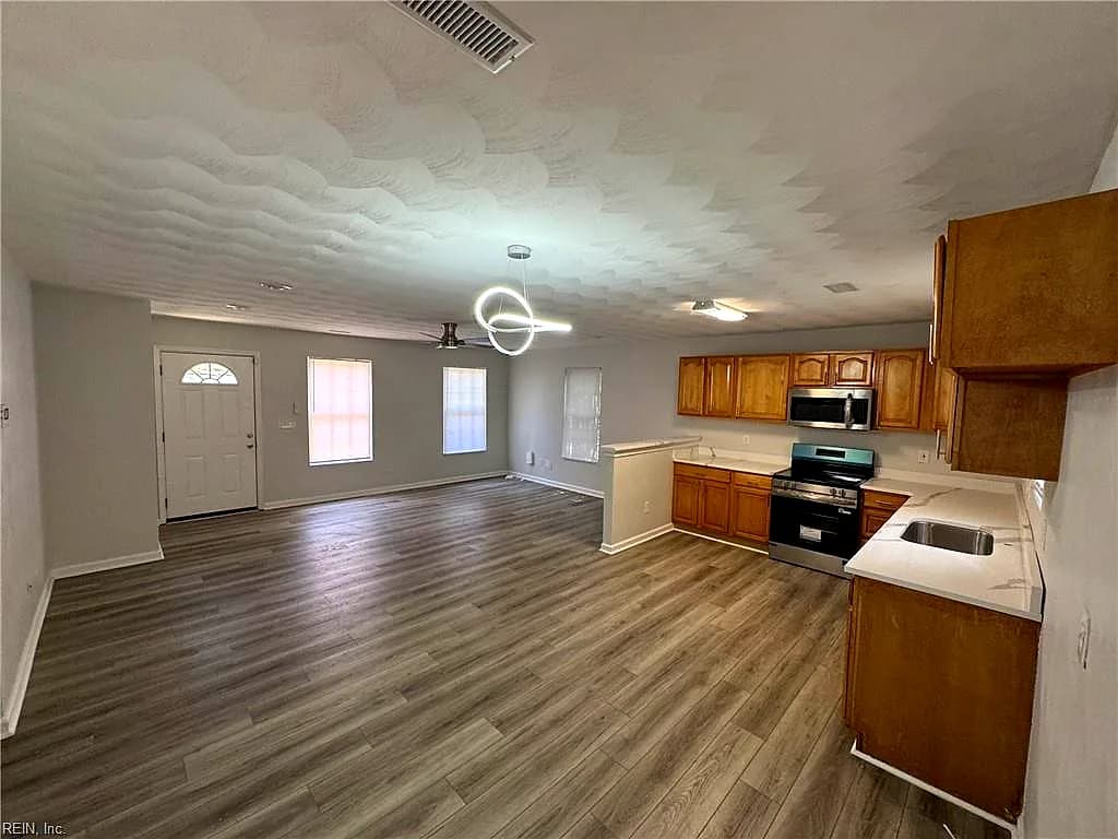 8217 Simons DR, NORFOLK VA 23505 - Photo 4