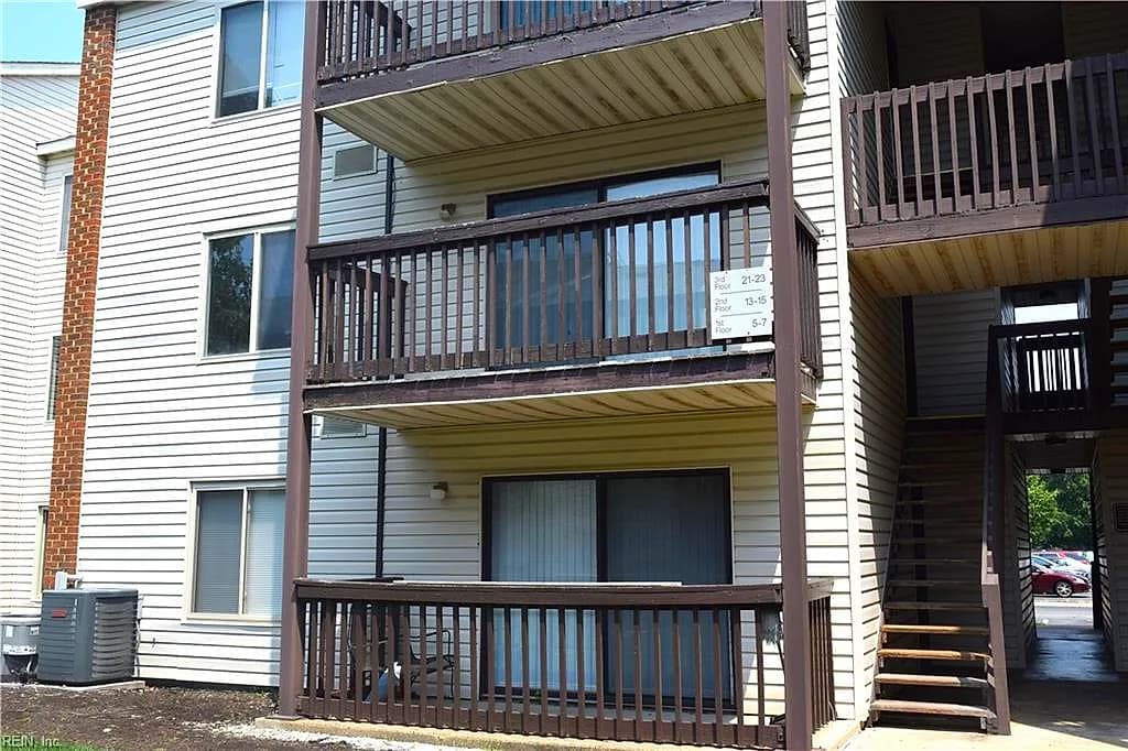 13 Davenport CT #2, HAMPTON VA 23666 - Photo 2