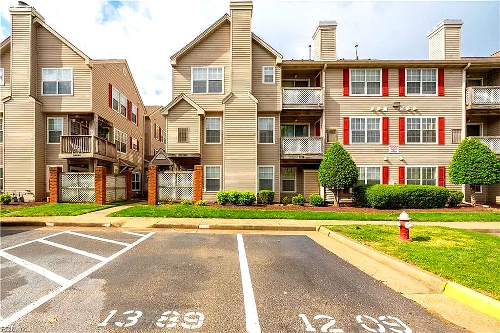12811 Daybreak CIR, NEWPORT NEWS VA 23608 - Photo 2