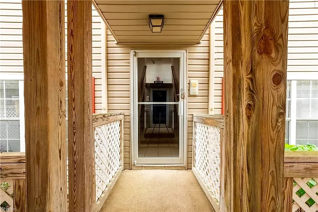 12811 Daybreak CIR, NEWPORT NEWS VA 23608 - Photo 4