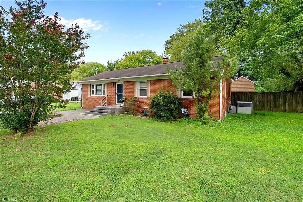 109 Rich RD, YORKTOWN VA 23693 - Main photo
