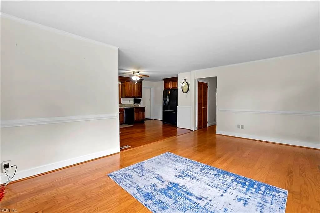 109 Rich RD, YORKTOWN VA 23693 - Photo 4