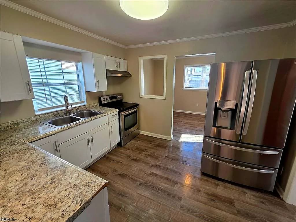 388 Poplar AVE, NEWPORT NEWS VA 23607 - Photo 3