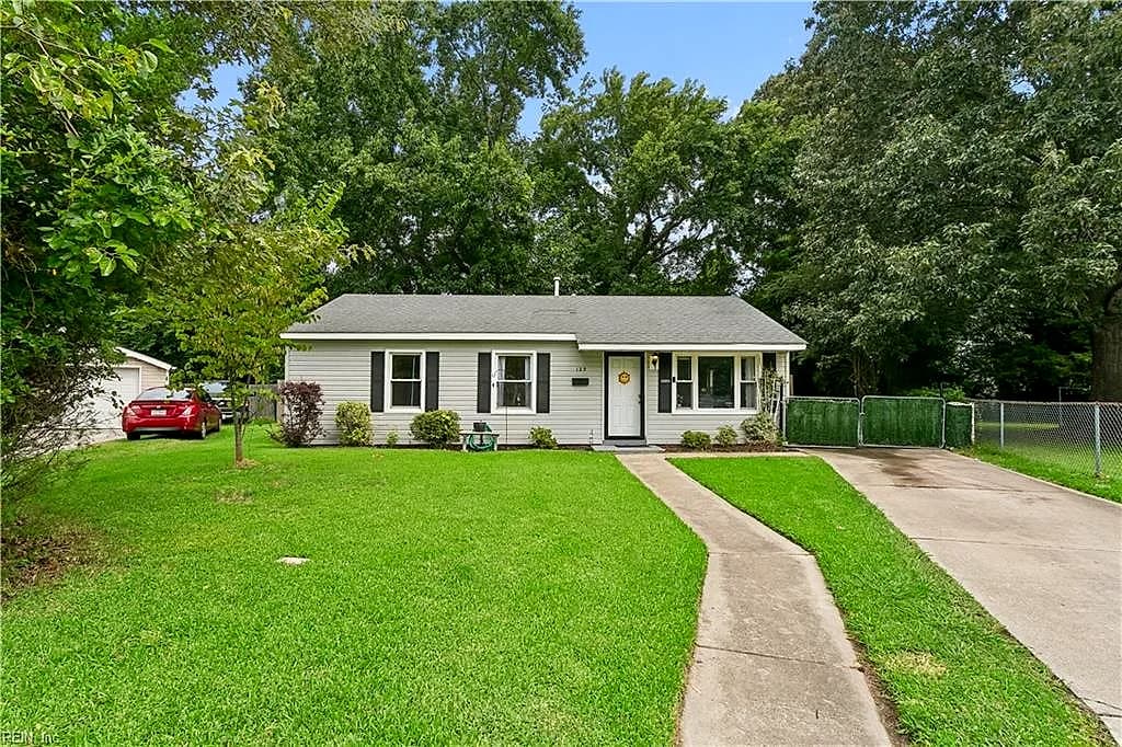 129 Peachtree LN, HAMPTON VA 23669 - Photo 3