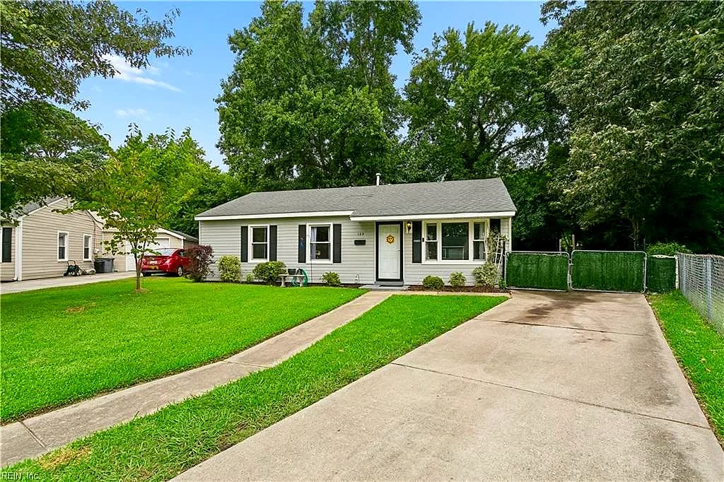 129 Peachtree LN, HAMPTON VA 23669 - Photo 5