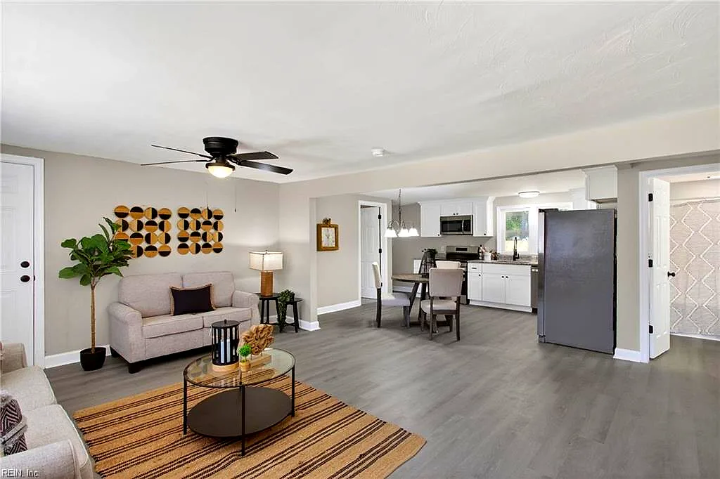 4506 John ST, Suffolk — 3 bed Residential, 1,563 sqft