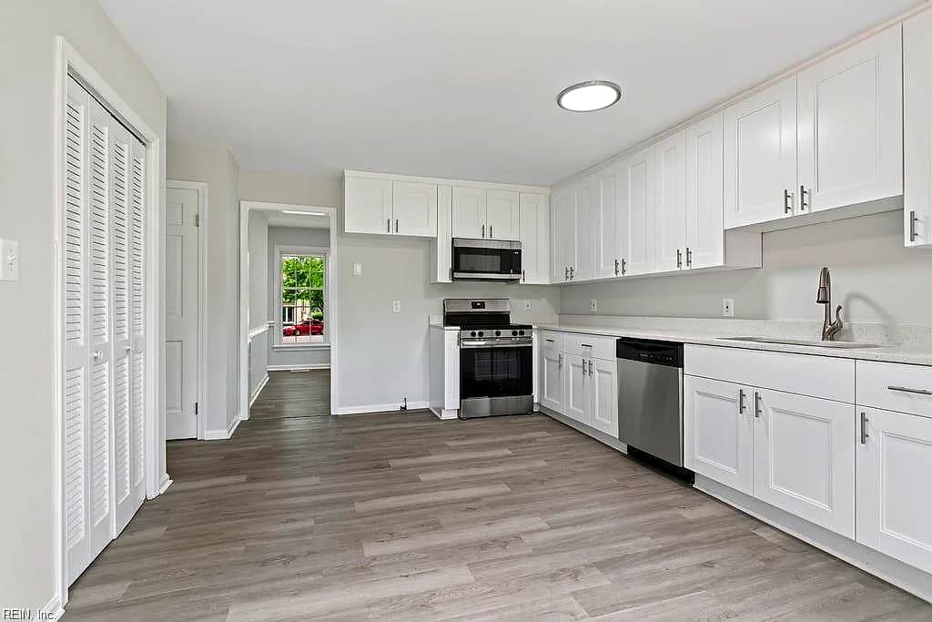 403 Dunham Massie DR, HAMPTON VA 23669 - Photo 5