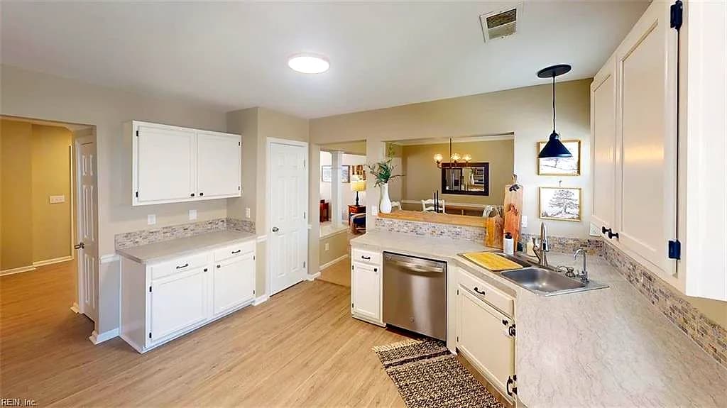 3264 Sacramento DR, VIRGINIA BEACH VA 23456 - Photo 4