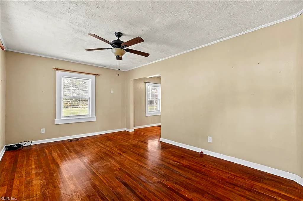 342 Darby AVE, HAMPTON VA 23663 - Photo 5