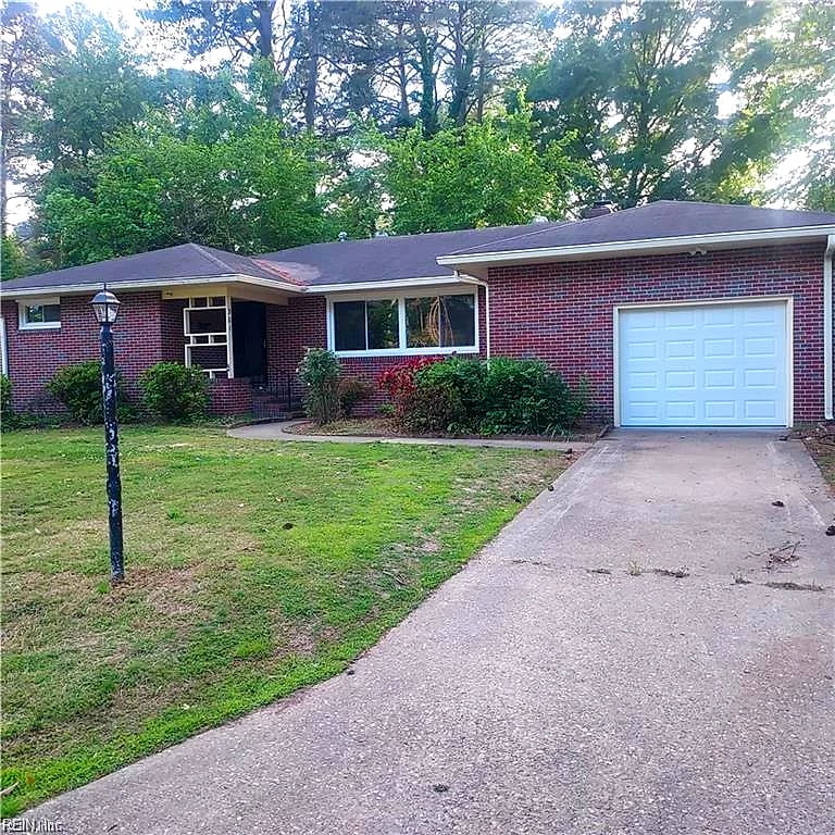 301 Woodroof RD, NEWPORT NEWS VA 23606