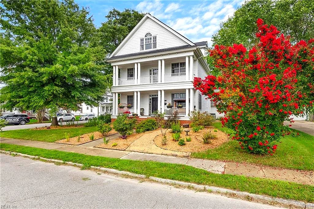 51 Armstrong ST, PORTSMOUTH VA 23704 - Main photo