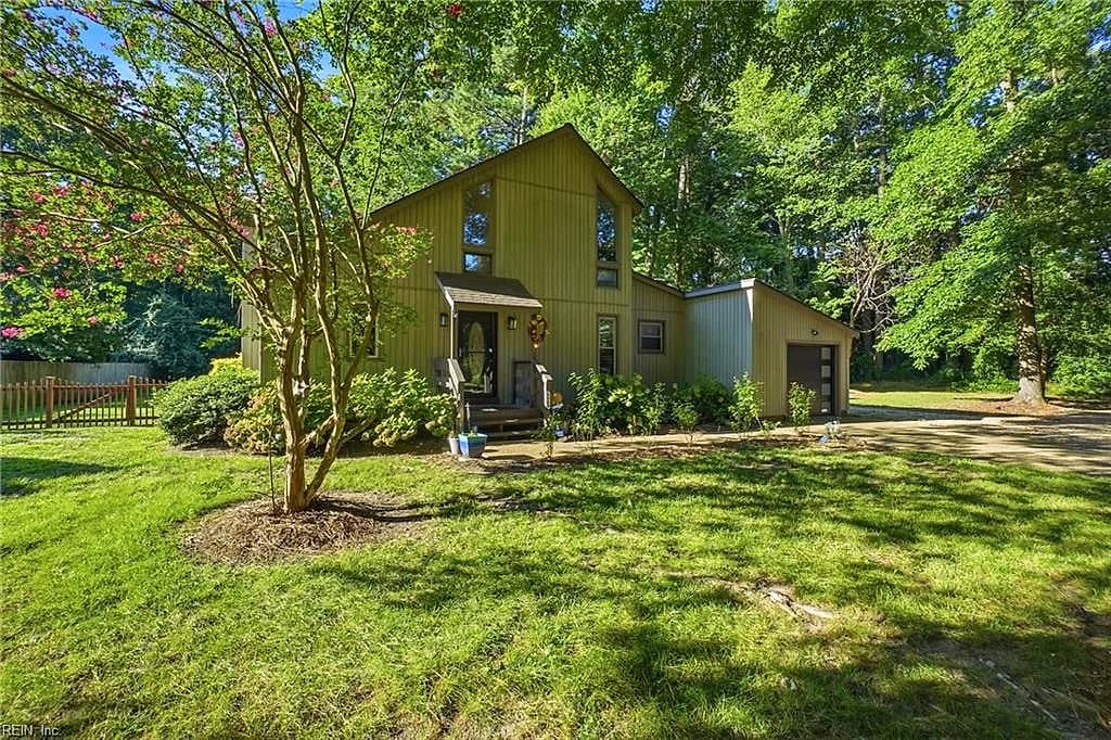7740 Waters Edge LN, GLOUCESTER POINT VA 23062 - Photo 3