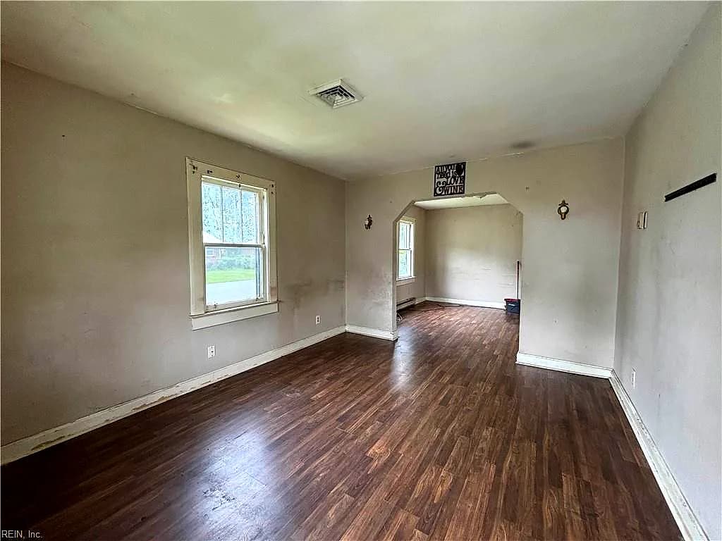 386 Leeland AVE, HAMPTON VA 23661 - Photo 4
