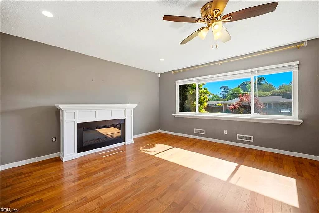 421 Cronin RD, VIRGINIA BEACH VA 23452 - Photo 5