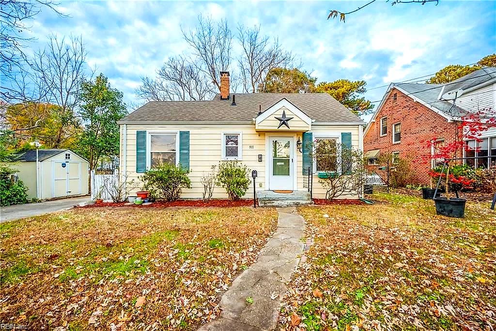 911 Holly AVE, CHESAPEAKE VA 23324 - Photo 3