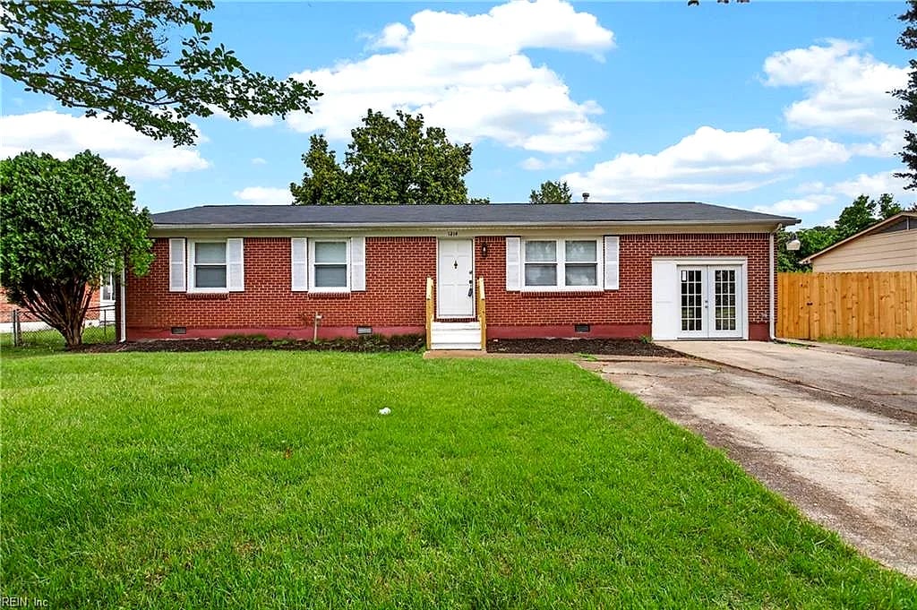 1214 Jamal LN W, PORTSMOUTH VA 23701
