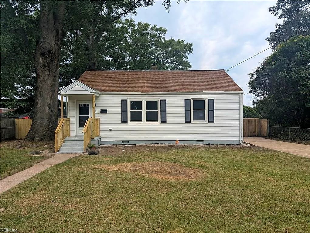 621 Sterling ST, NEWPORT NEWS VA 23605