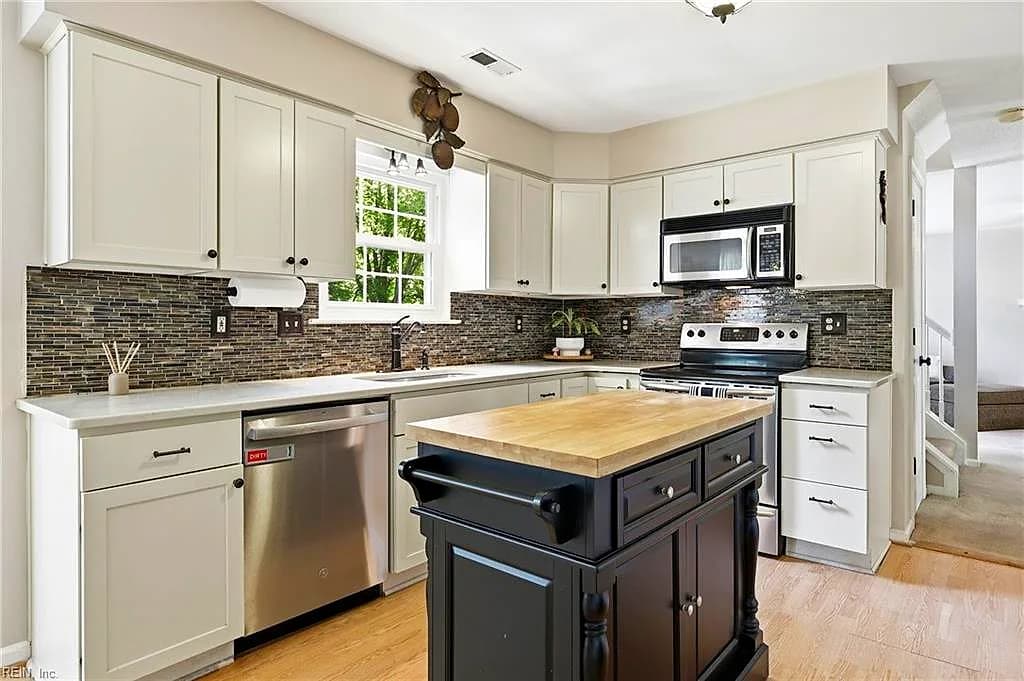 1205 Cutspring RD, CHESAPEAKE VA 23322 - Photo 5