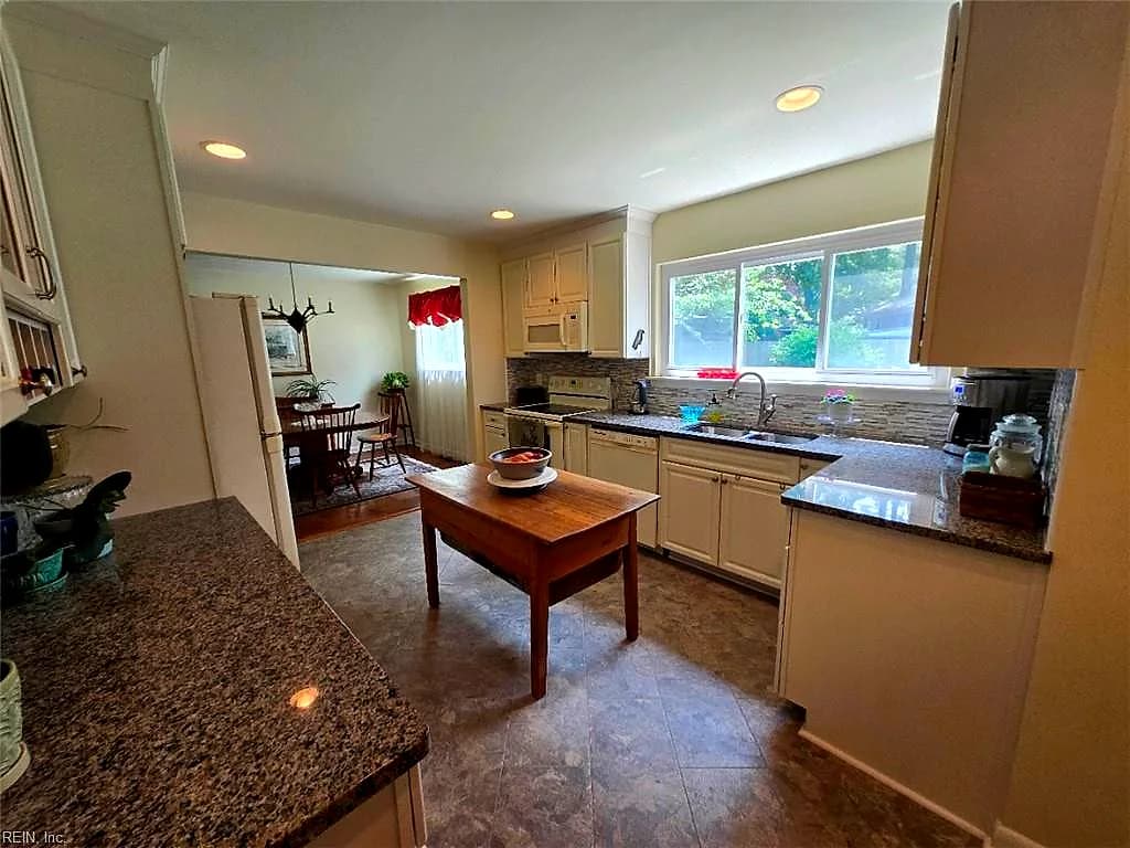 565 Lynn Shores DR, VIRGINIA BEACH VA 23452 - Photo 4