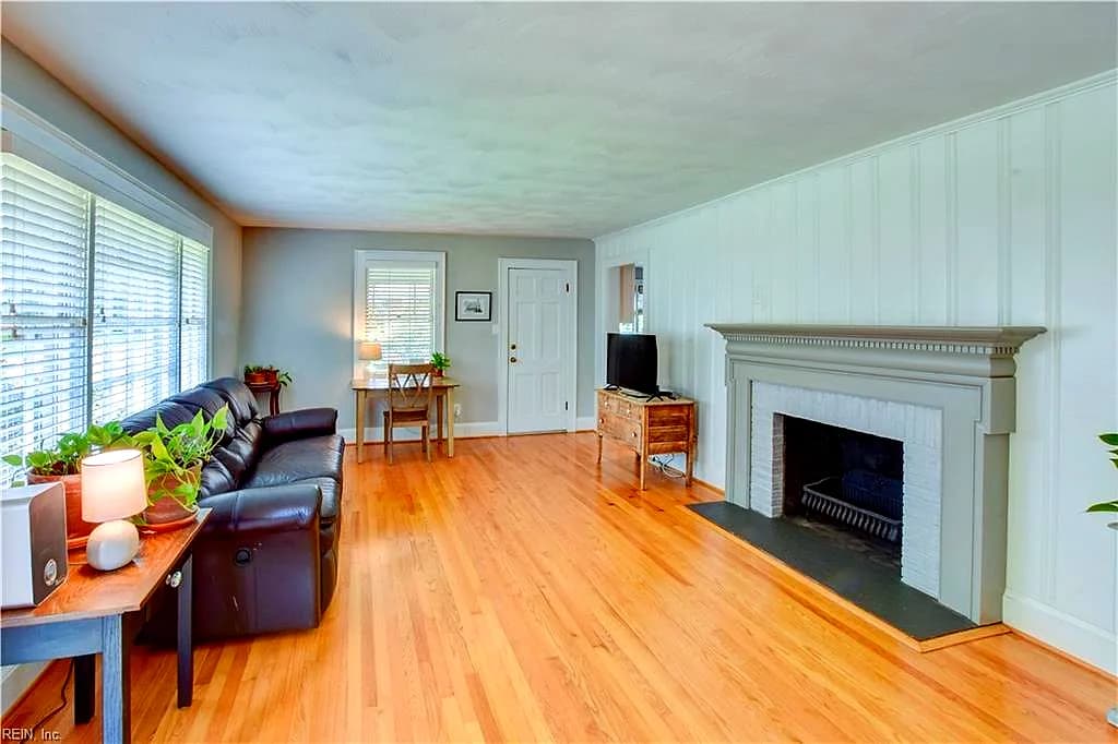 109 Lynn DR, PORTSMOUTH VA 23707 - Photo 3