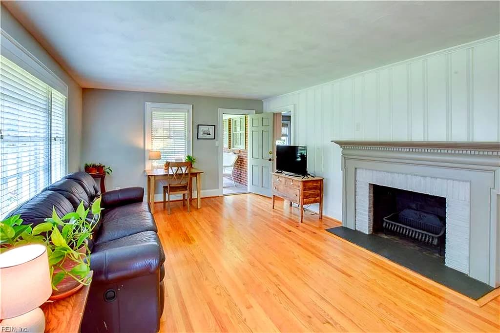 109 Lynn DR, PORTSMOUTH VA 23707 - Photo 4