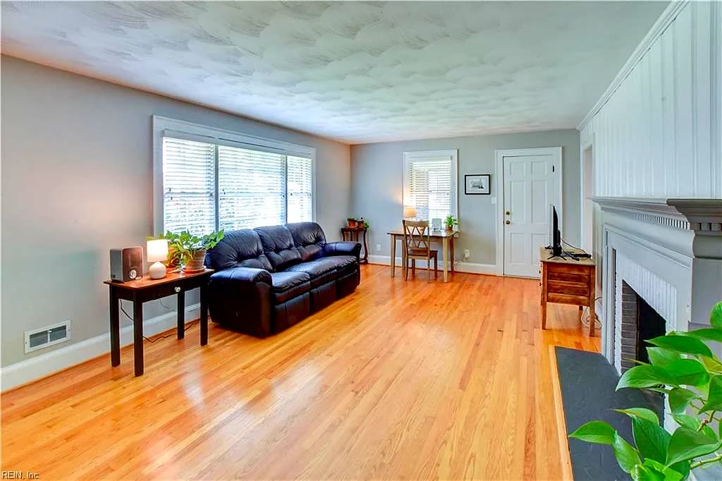 109 Lynn DR, PORTSMOUTH VA 23707 - Photo 5