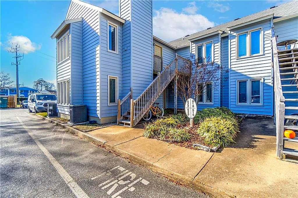622 Pinewood DR, VIRGINIA BEACH VA 23451 - Main photo