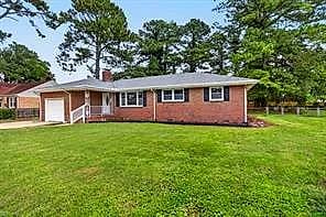105 Cottonwood LN, CHESAPEAKE VA 23320 - Main photo