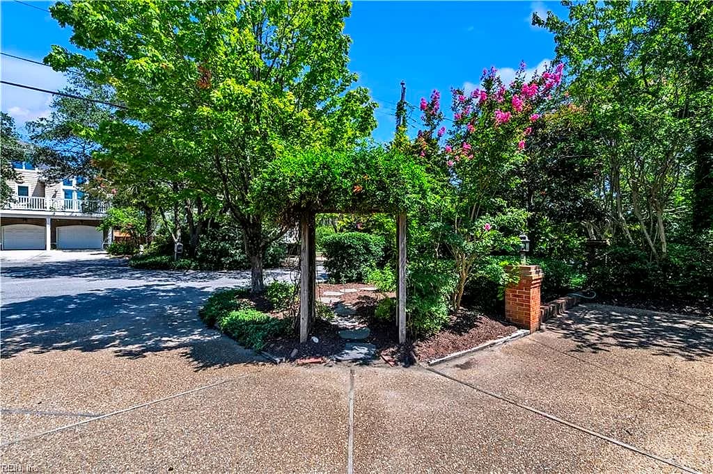 214 71st ST #A, VIRGINIA BEACH VA 23451 - Photo 5