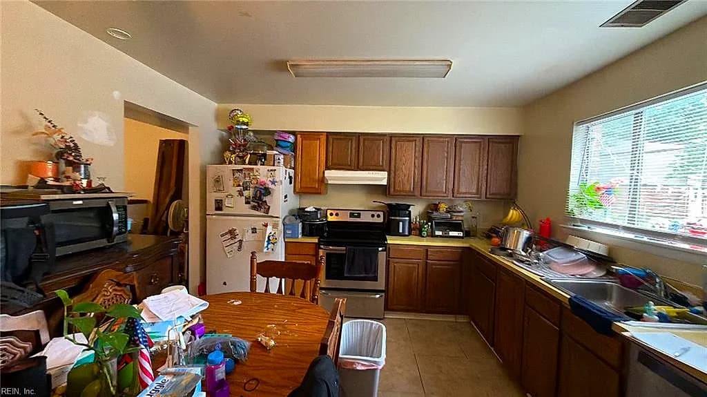 1070 Willow Green DR, NEWPORT NEWS VA 23602 - Photo 3