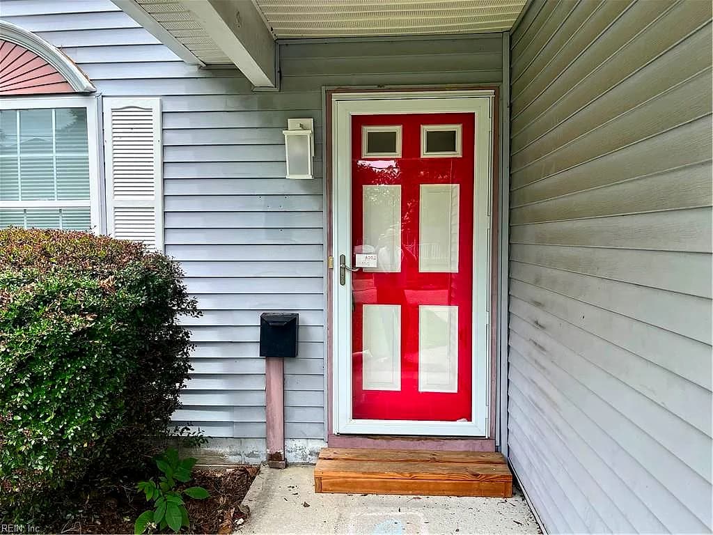 9251 Hickory ST, NORFOLK VA 23503 - Photo 4