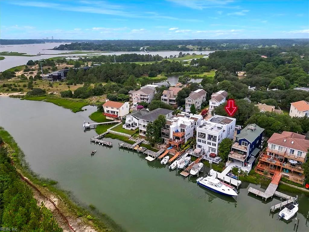 2082 Tazewell RD, VIRGINIA BEACH VA 23455