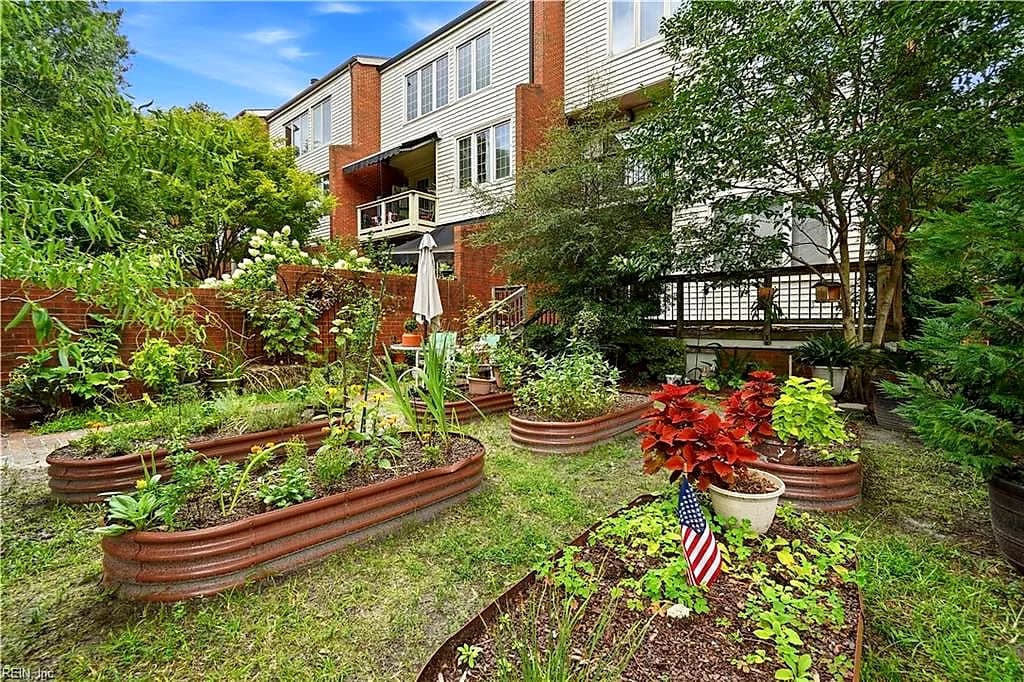 300 Botetourt ST, NORFOLK VA 23510 - Photo 3