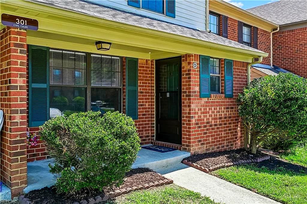 301 Civil CT #D, NEWPORT NEWS VA 23608 - Photo 4