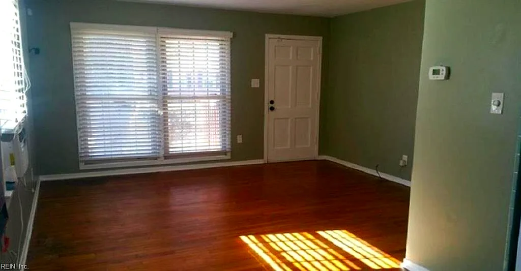 7108 Chryslon LN, NORFOLK VA 23513 - Photo 4