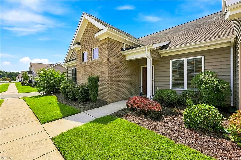 114 St James AVE, SMITHFIELD VA 23430 - Photo 3