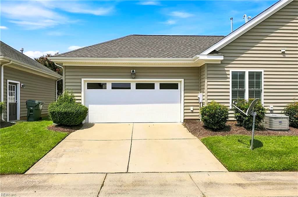 114 St James AVE, SMITHFIELD VA 23430 - Photo 5