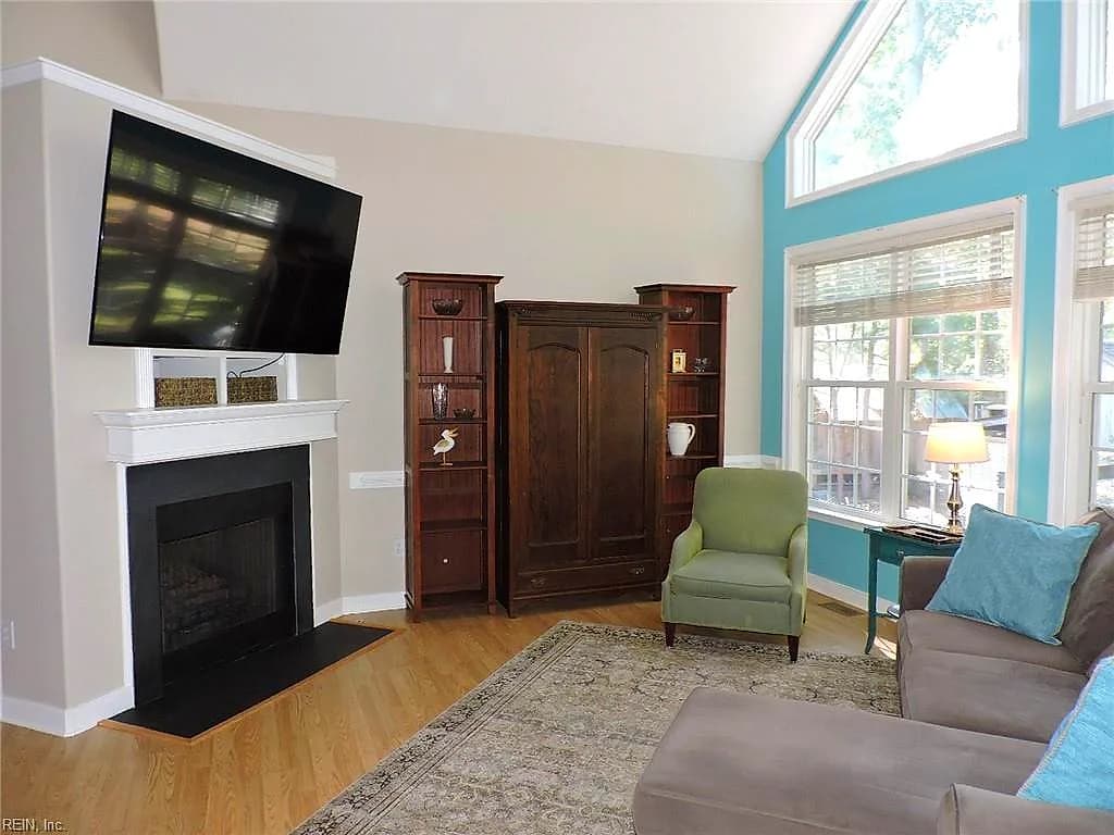 8607 EAST CREEK LN, HAYES VA 23072 - Photo 3