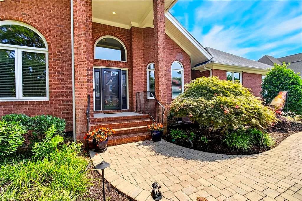 825 Waterfall WAY, CHESAPEAKE VA 23322 - Photo 3