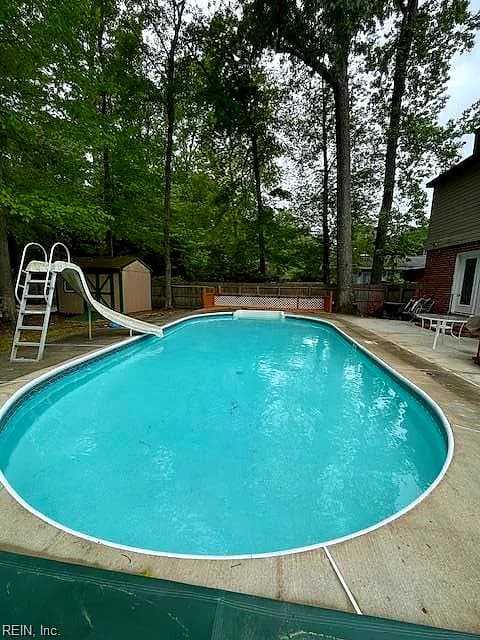 200 Walden DR, YORKTOWN VA 23692 - Photo 3