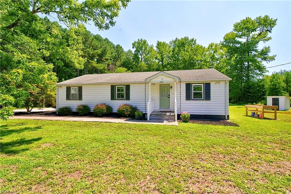 764 Greenway RD, Suffolk — 3 bed Residential, 1,400 sqft