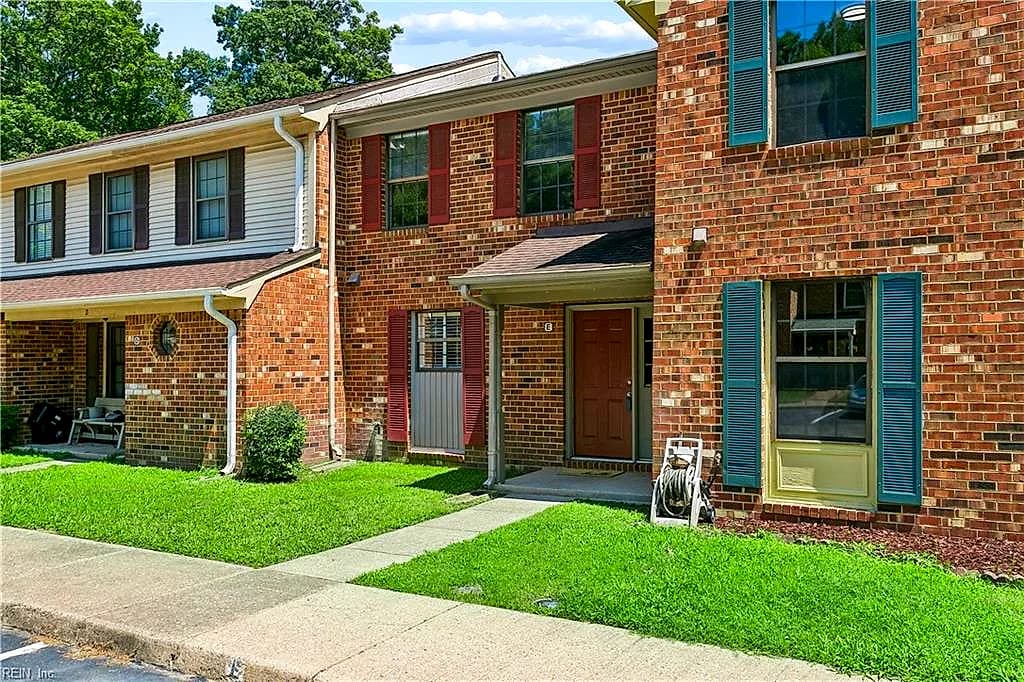 359 Deputy LN #E, NEWPORT NEWS VA 23608 - Photo 3