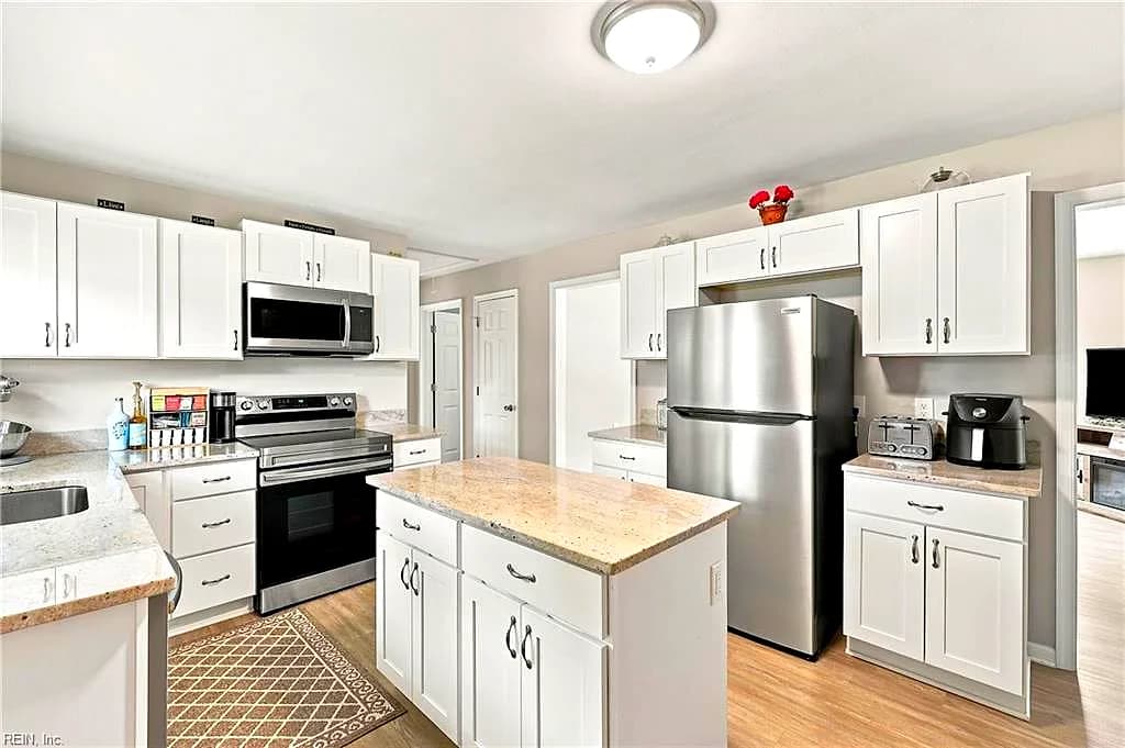 308 North AVE, NEWPORT NEWS VA 23601 - Photo 3