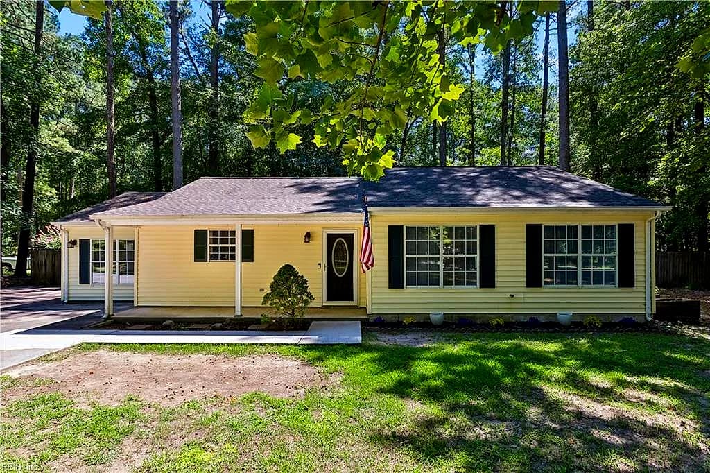 4406 Mallard DR, GLOUCESTER VA 23061 - Main photo