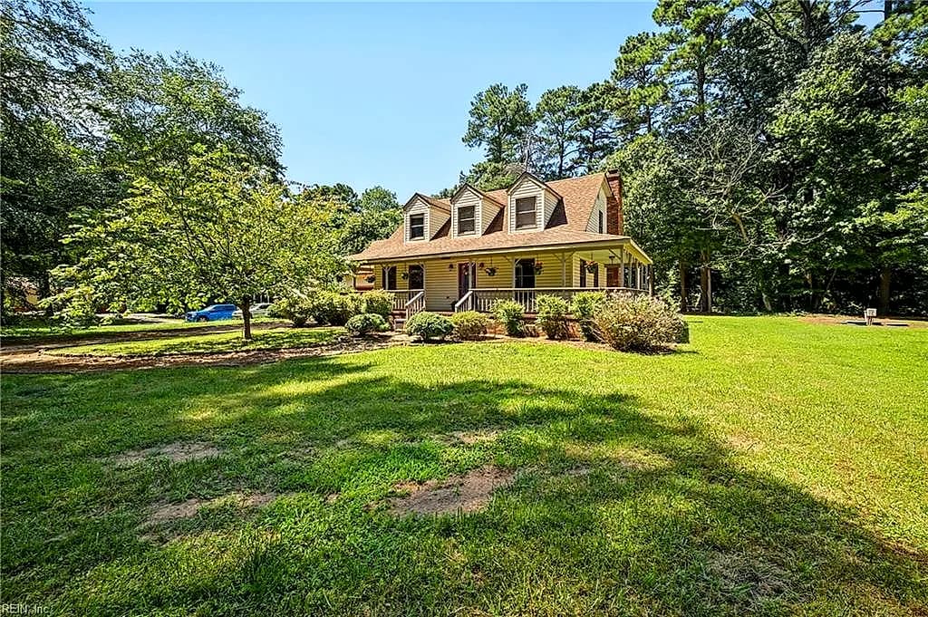 7743 Waters Edge LN, GLOUCESTER POINT VA 23062 - Photo 2