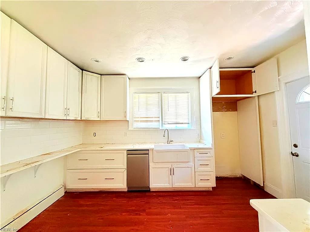 8518 Circle DR, NORFOLK VA 23503 - Photo 3