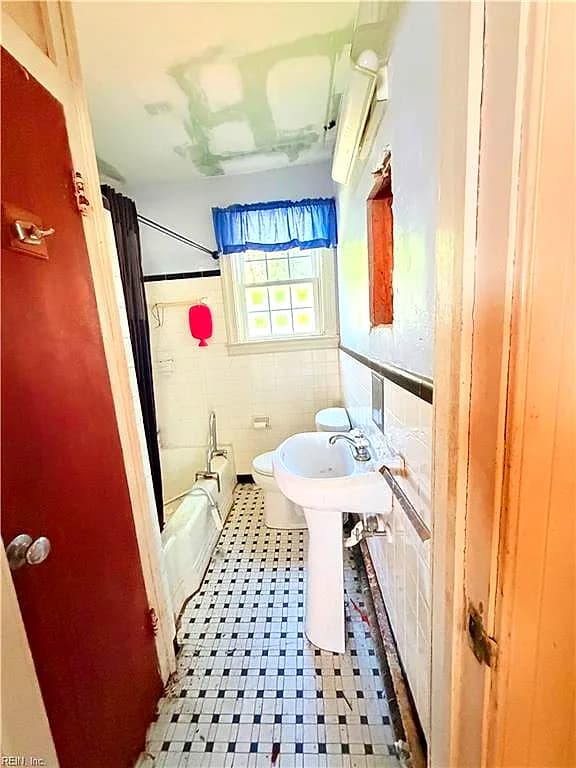8518 Circle DR, NORFOLK VA 23503 - Photo 5
