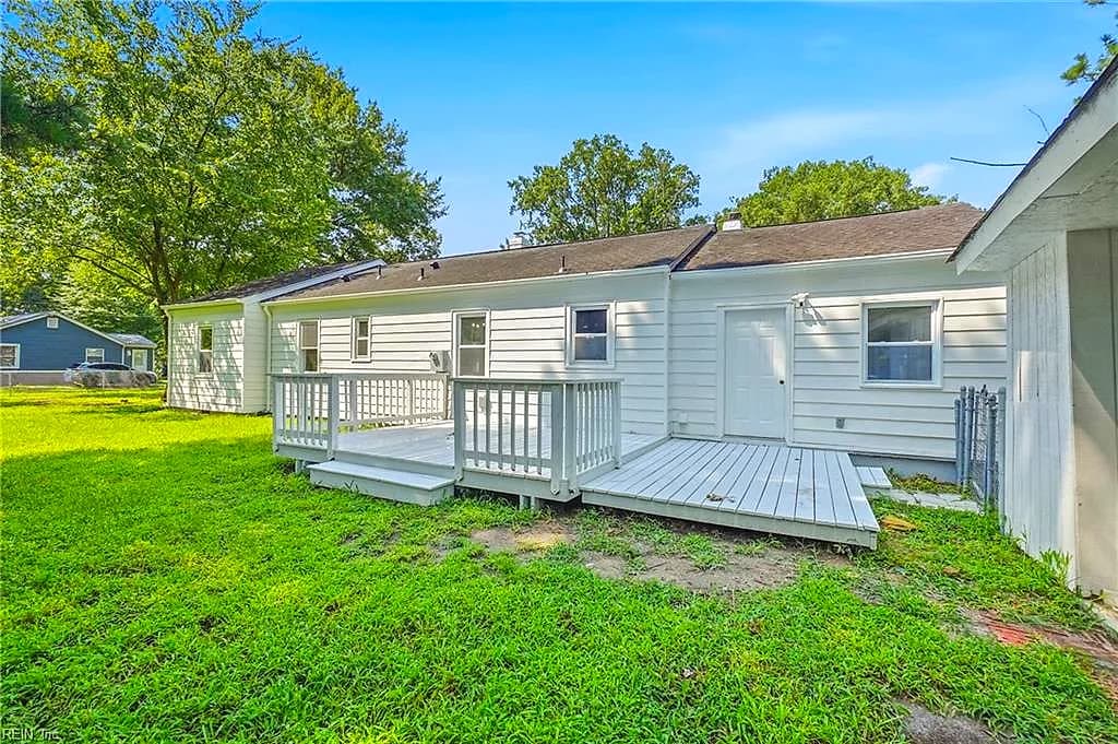 5938 Marshall AVE, NEWPORT NEWS VA 23605 - Photo 4